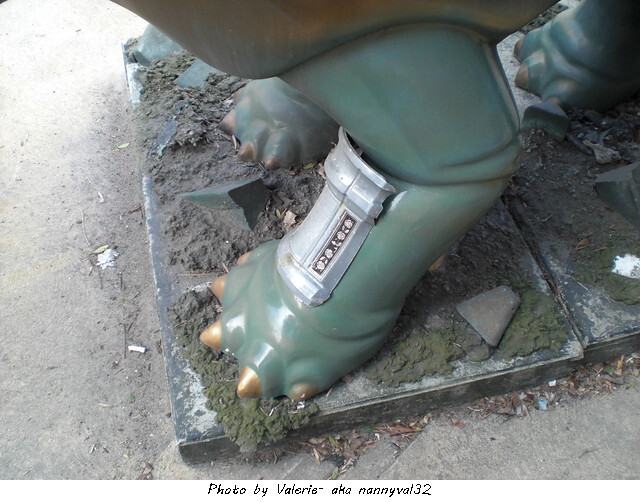 picture of the Bronzasaurus dinosaur - bronze_12_bronze13.jpg